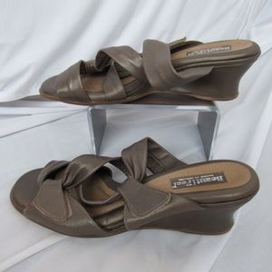 Beautifeel Sz 11 Strappy Sandal Wedge Tan Comfort